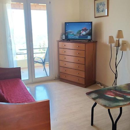 Hellmann Apartments Afión Zewnętrze zdjęcie