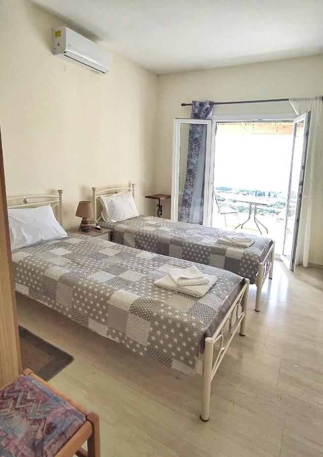Hellmann Apartments Afión Zewnętrze zdjęcie