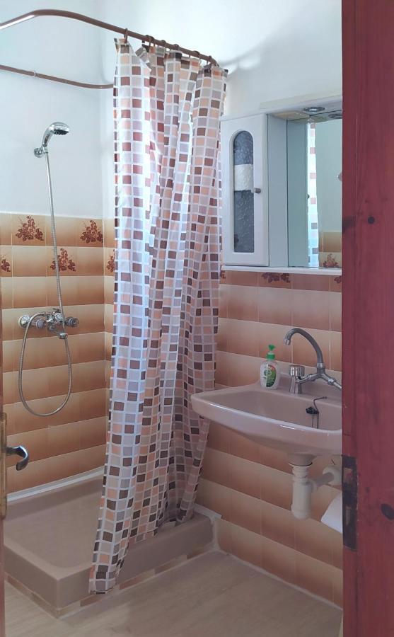 Hellmann Apartments Afión Zewnętrze zdjęcie